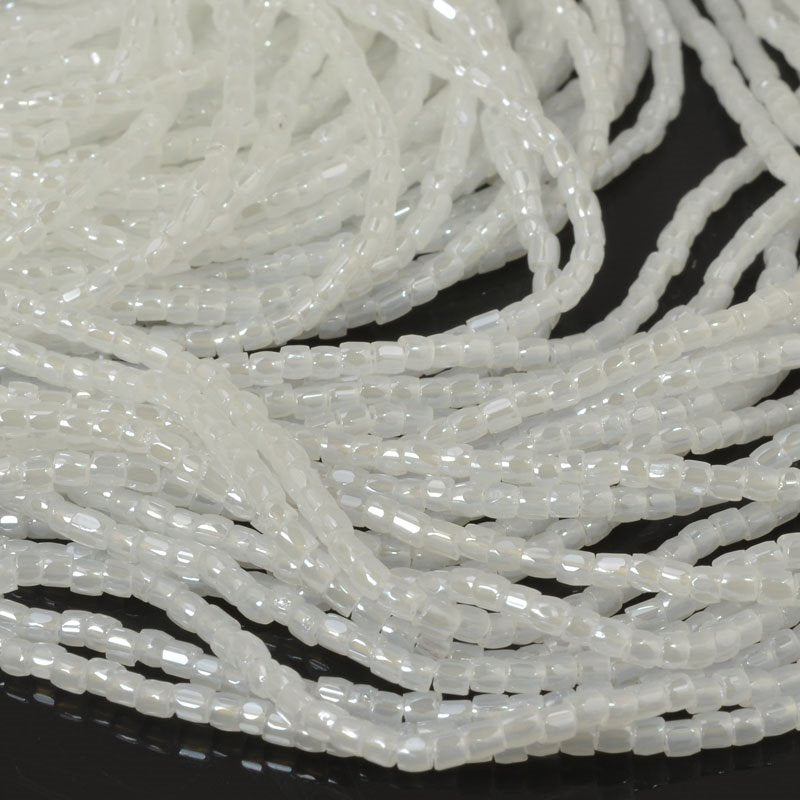 Czech Cut Seedbeads - 9/0 - Pearl White (hank)