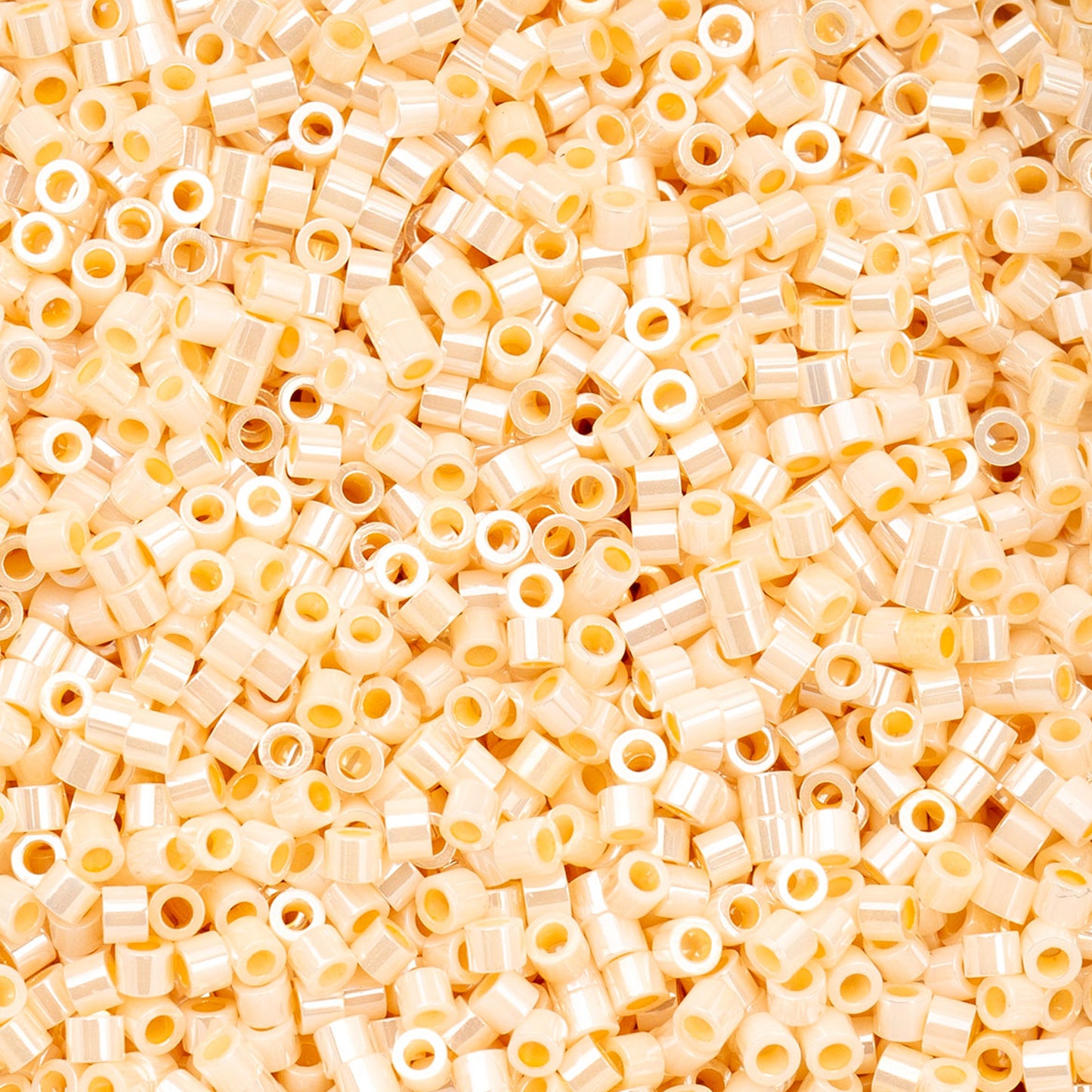 Cylin Bead - 11/0 - Light Beige Glazed Luster (25g)