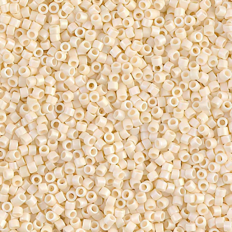 Delica 11/0 Beads - db0883 - Matte Opaque Cream AB 5.2g