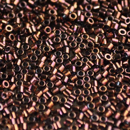 Delica 15/0 Beads - db15-0012 - Raspberry Metallic 5g