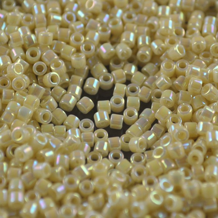 Delica 10/0 Beads - dbm0157 - Opaque Cream AB 5.2g
