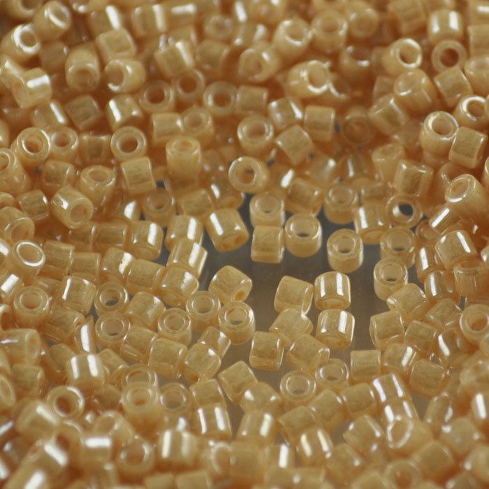 Delica 10/0 Beads - dbm0205 - Light Caramel Lustre 7.5g