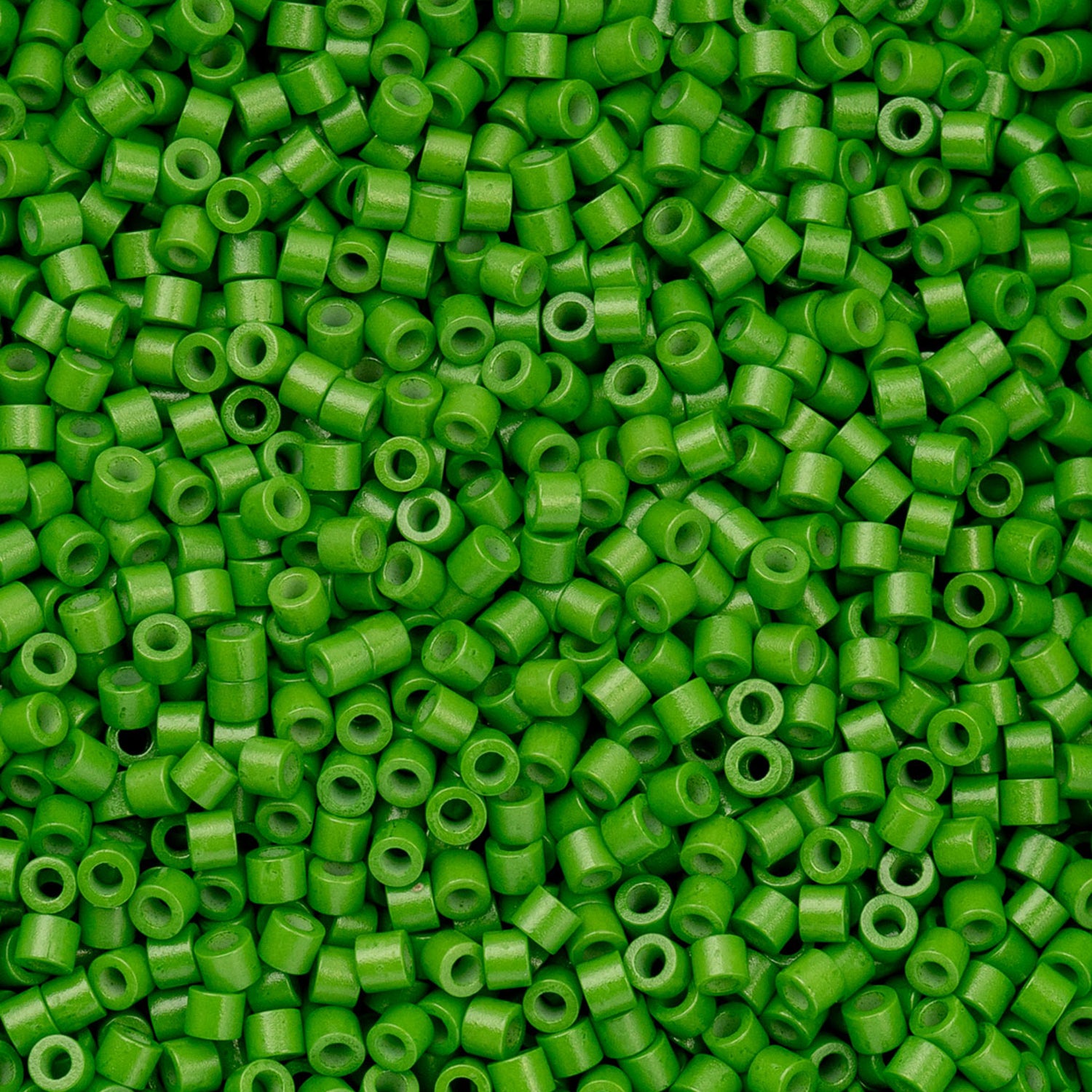 Cylin Bead - 11/0 - Opaque Grass Green (25g)