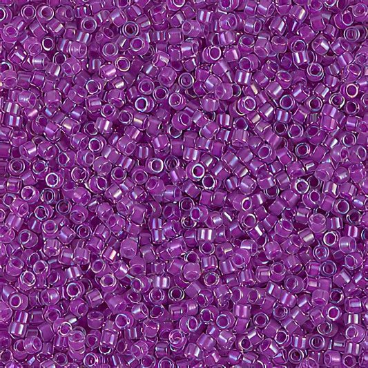 Delica 11/0 Beads - db0073 - Lined Lilac AB 5.2g
