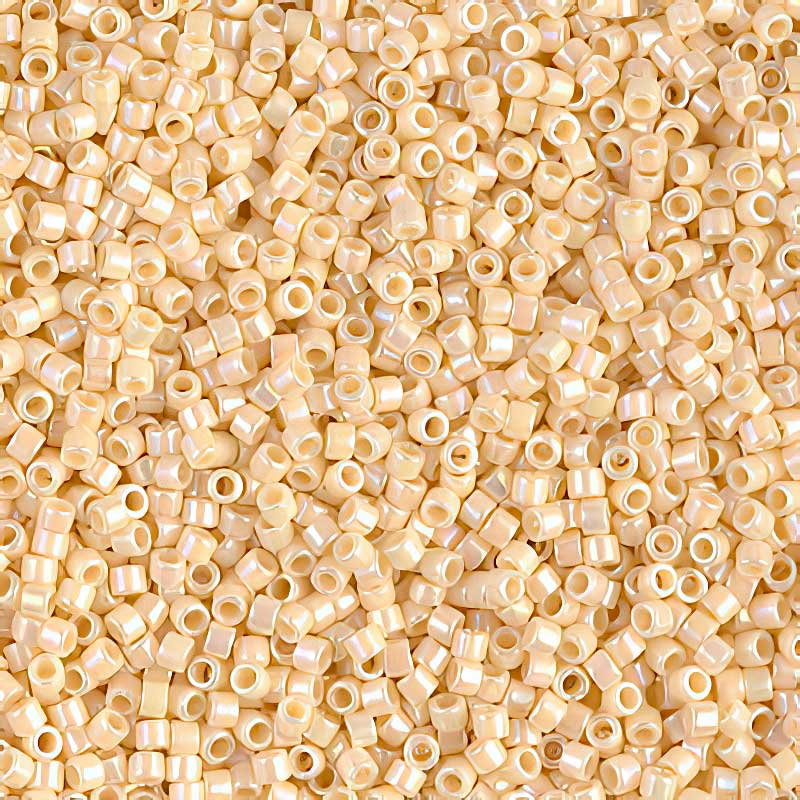 Delica 11/0 Beads - db0157 - Opaque Cream AB 5.2g