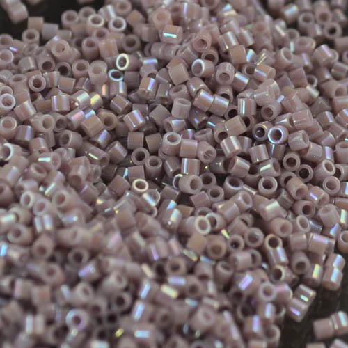 Delica 15/0 Beads - db15-0158 - Lilac Opaque AB 5.2g