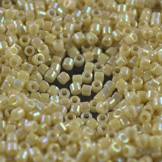 Delica 10/0 Beads - dbm0157 - Opaque Cream AB 5.2g