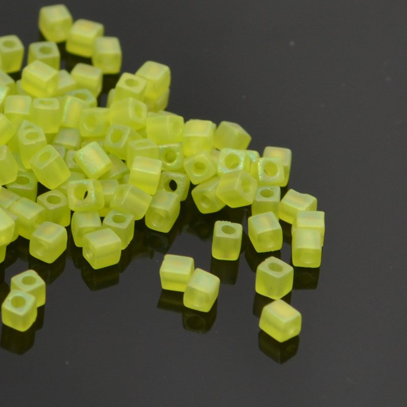 Miyuki Cube - 3mm - Matte Chartreuse Rainbow